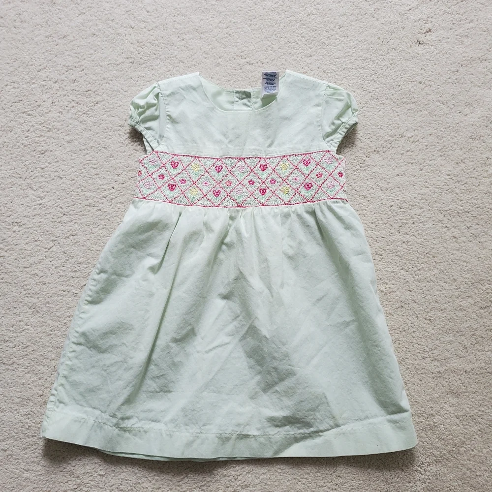 Old Navy Girls' Light Green and Pink Smocked/Embroidered Dress sz2T
